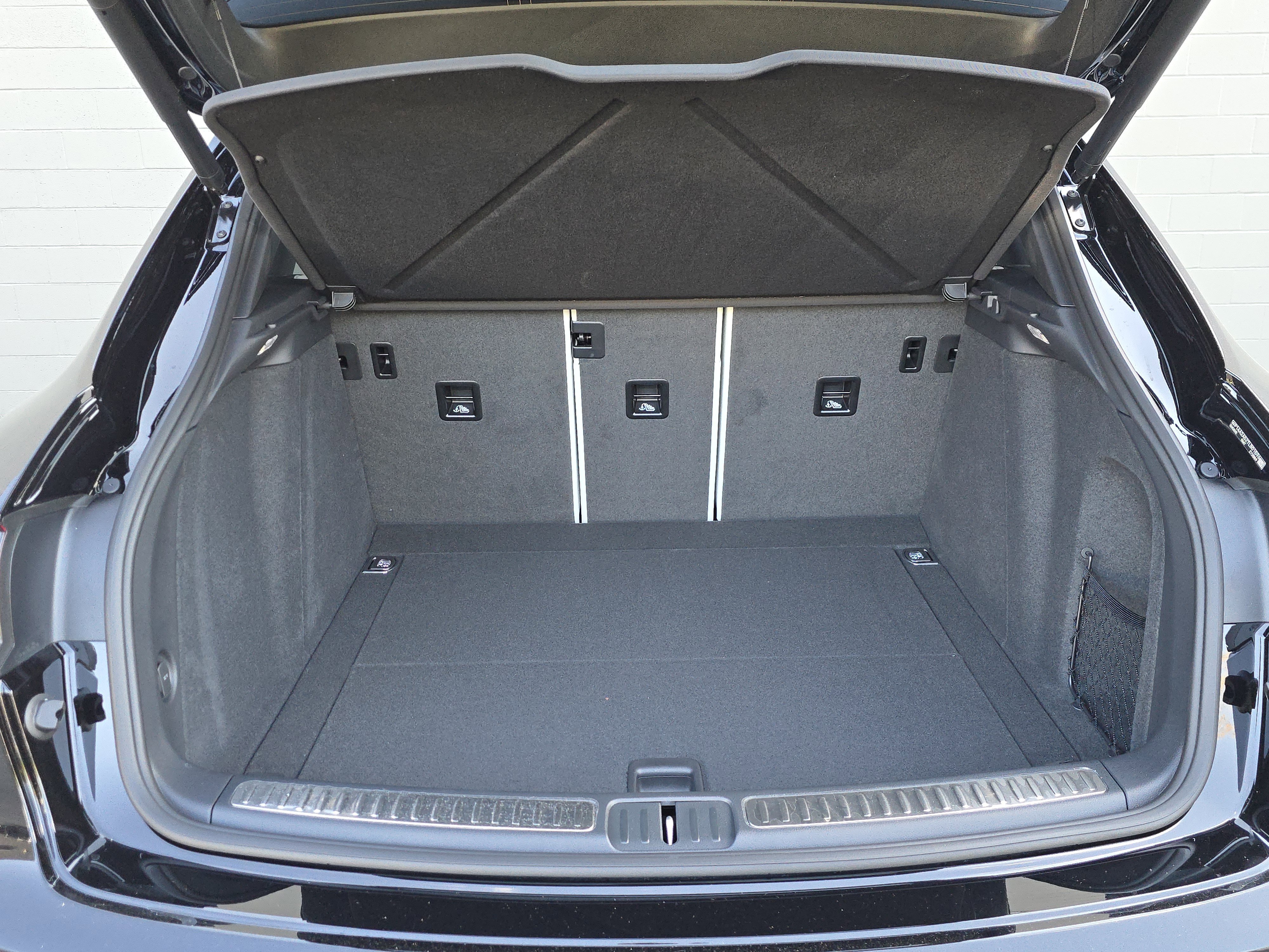 New 2026 Porsche Macan image 16