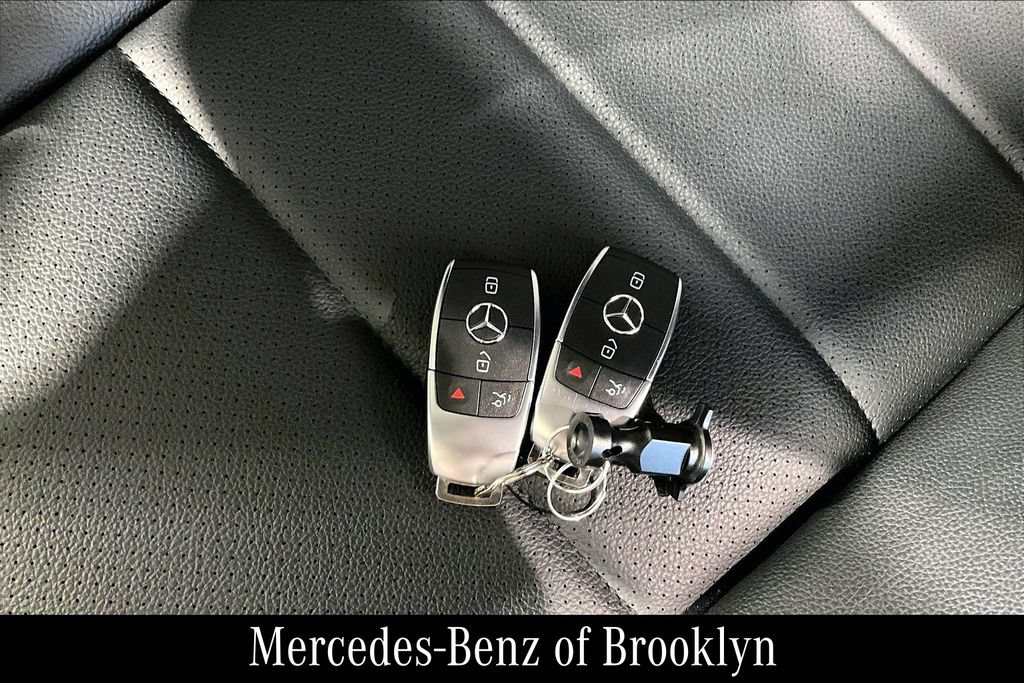 Certified 2025 Mercedes-Benz GLE 450e 4MATIC image 14