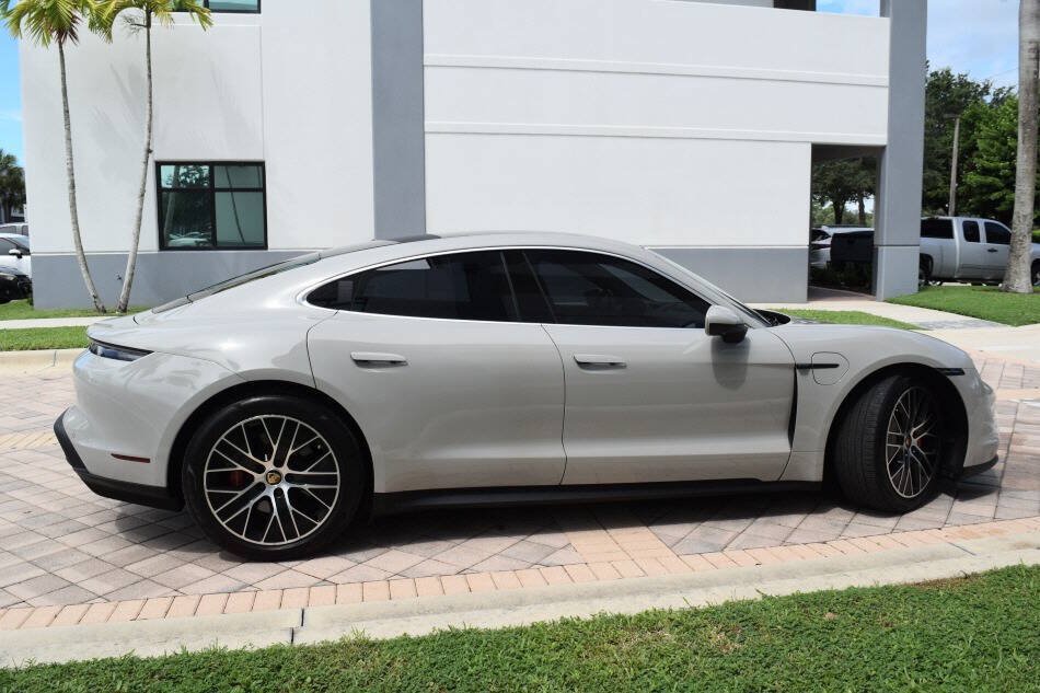Used 2021 Porsche Taycan 4S AWD/4WD image 7