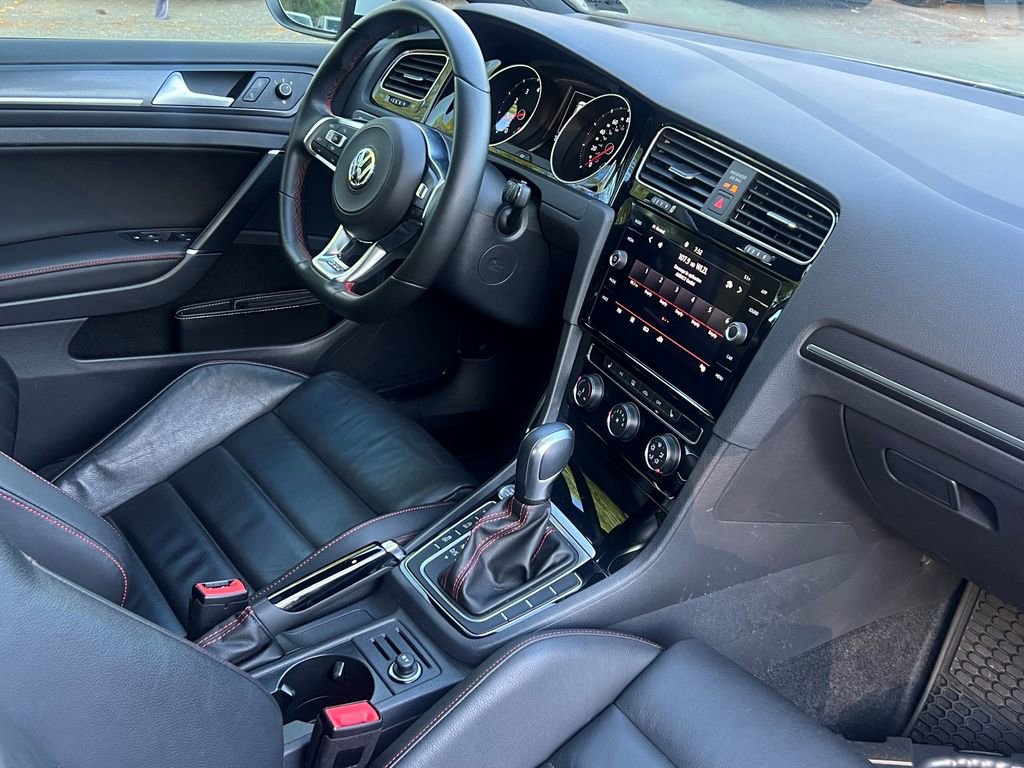 Used 2020 Volkswagen GTI SE image 15