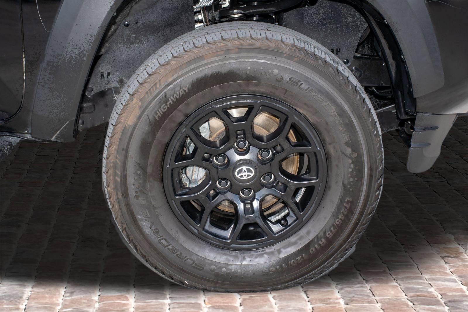 Used 2023 Toyota Tacoma SR5 RWD image 39