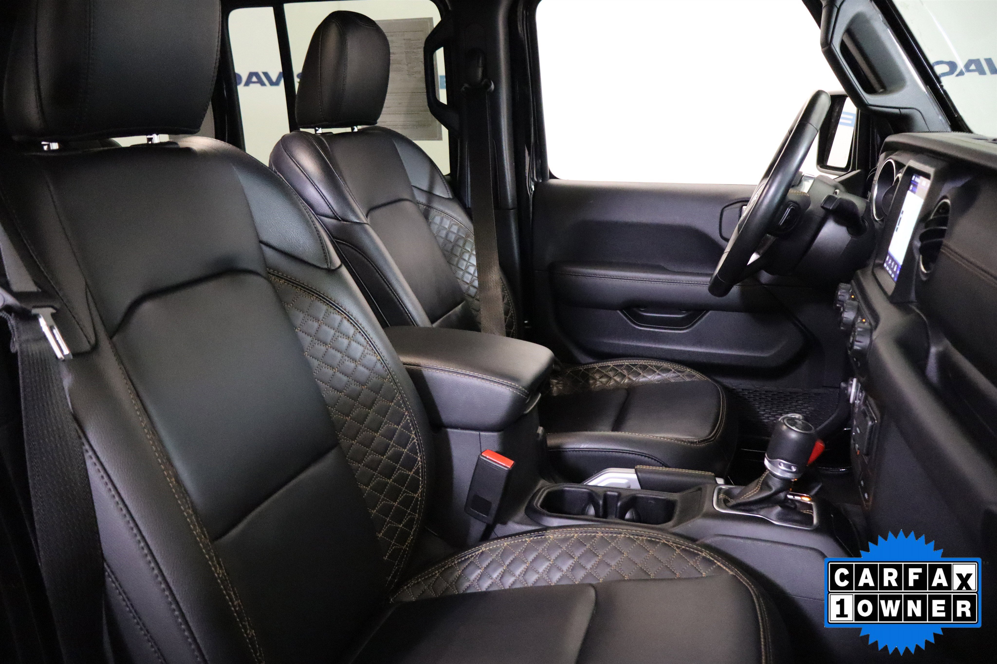 Used 2022 Jeep Wrangler Unlimited Sahara AWD/4WD image 21