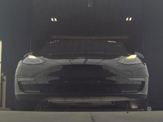 Used 2021 Tesla Model 3 Performance image 2