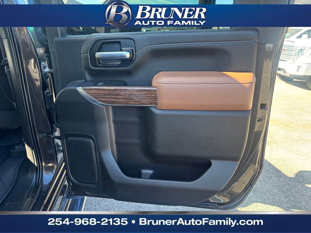 Used 2021 Chevrolet Silverado 3500 High Country image 17