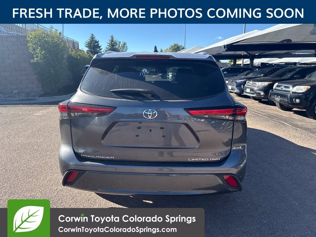 Used 2023 Toyota Highlander Limited AWD/4WD image 7