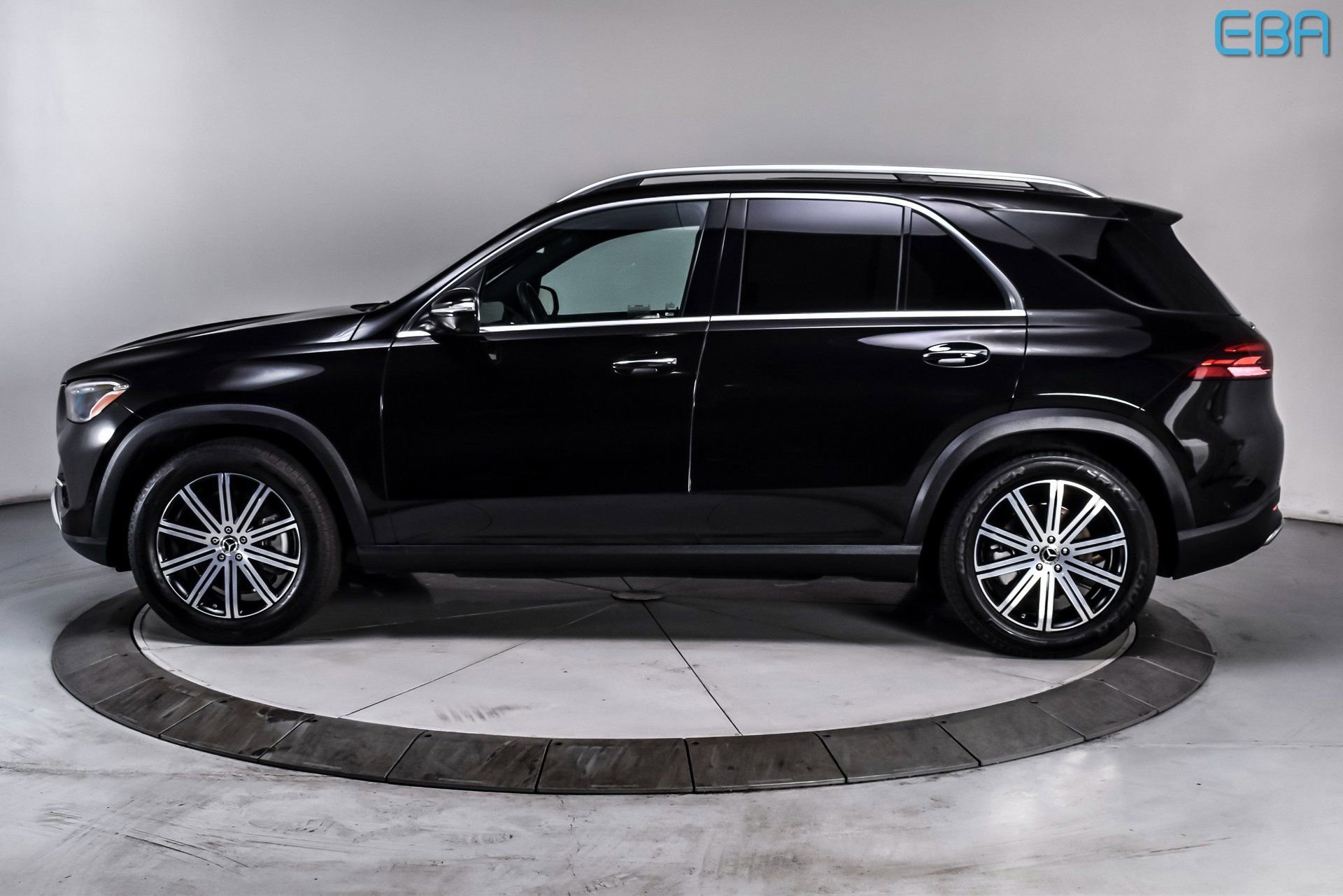 Used 2025 Mercedes-Benz GLE 450 4MATIC image 3