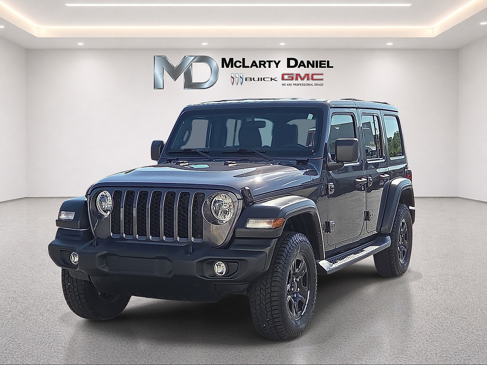 Used 2024 Jeep Wrangler Unlimited Sport AWD/4WD image 3