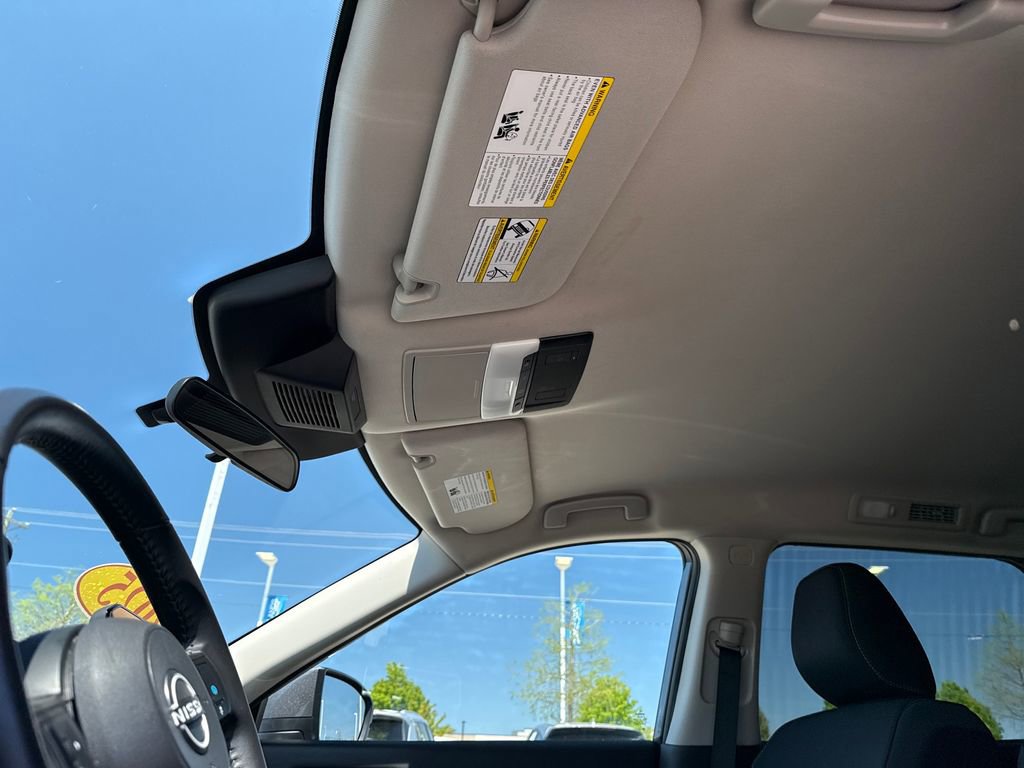 Used 2025 Nissan Pathfinder SV image 16