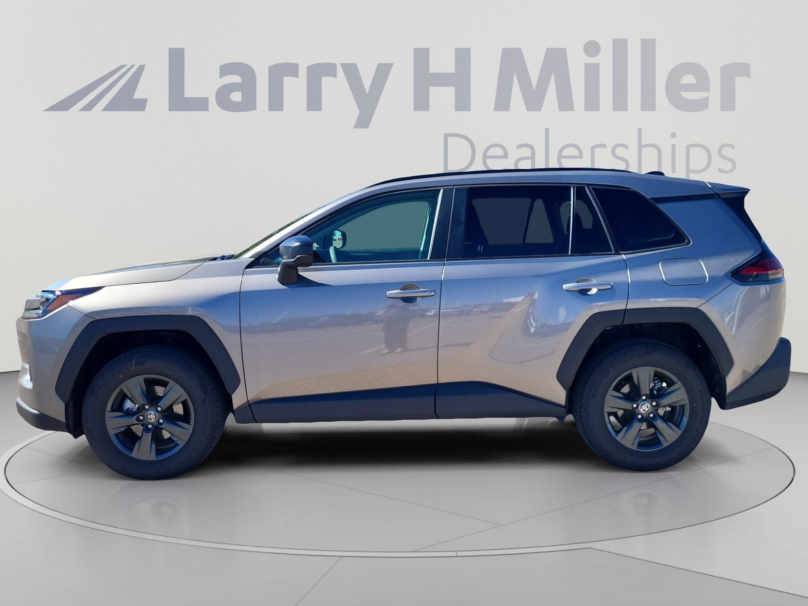 Used 2026 Toyota RAV4 LE AWD/4WD image 2