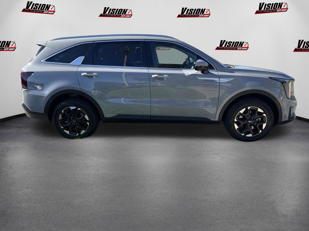 Certified 2026 Kia Sorento S AWD/4WD image 4