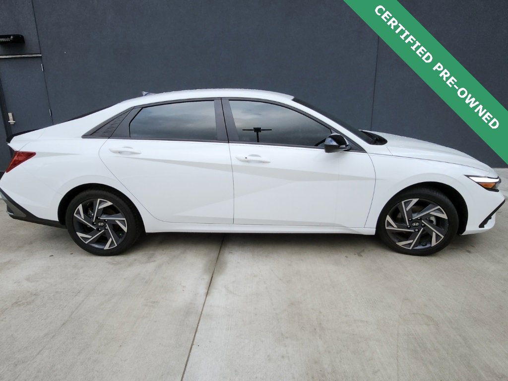 Certified 2025 Hyundai Elantra SEL image 4
