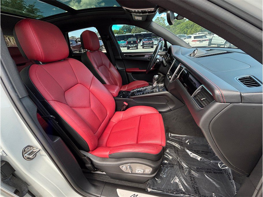 Used 2018 Porsche Macan GTS AWD/4WD image 47