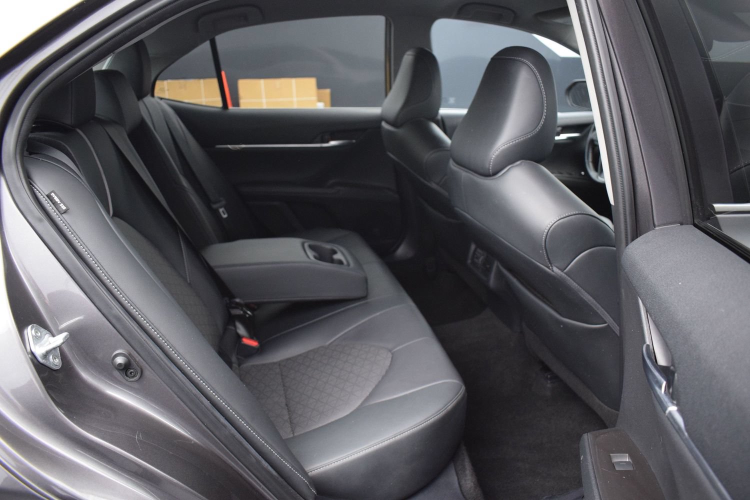 Used 2022 Toyota Camry XSE FWD image 11