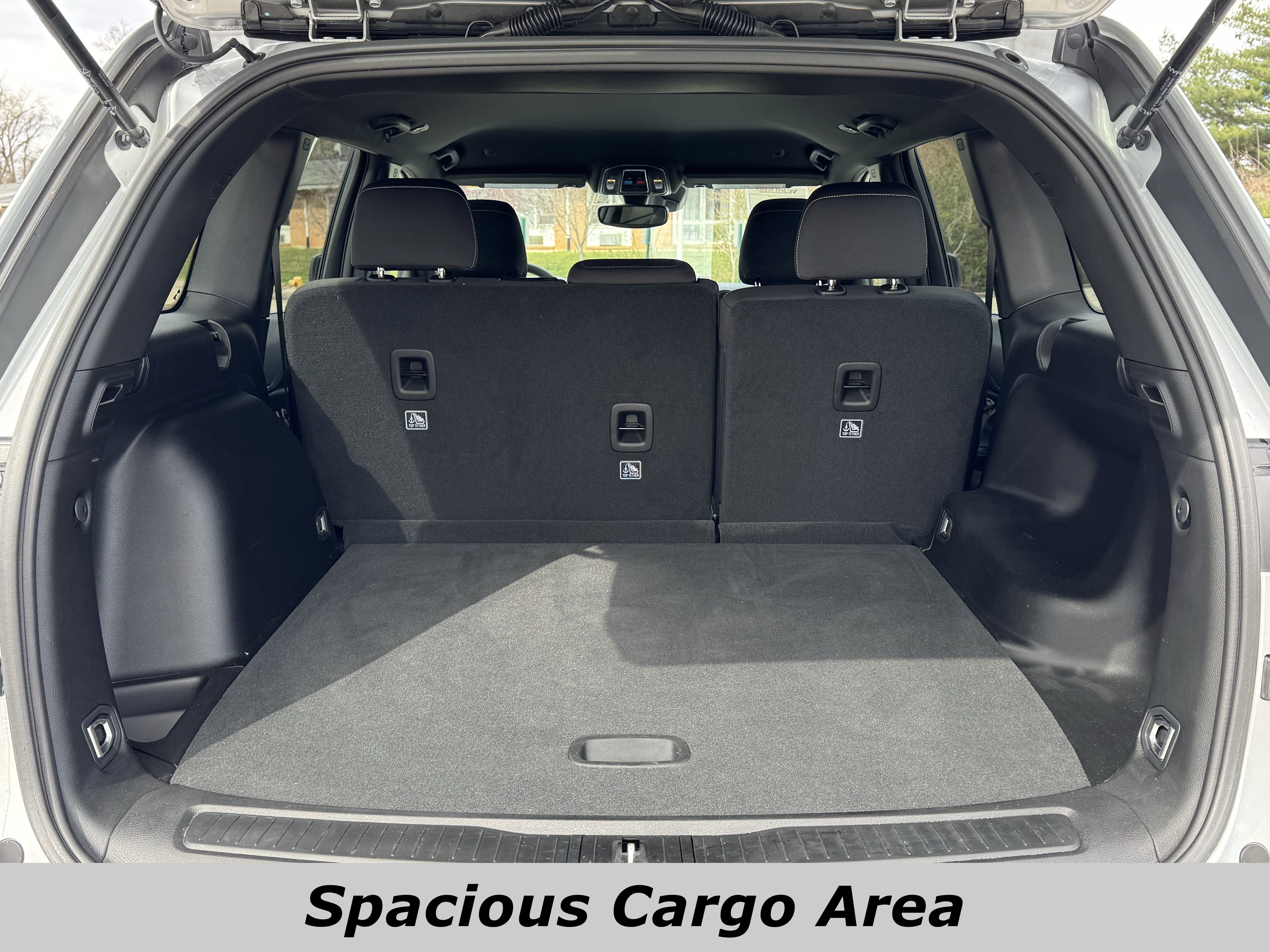 Used 2024 Jeep Grand Cherokee Laredo w/ MOPAR Finishing Package image 12