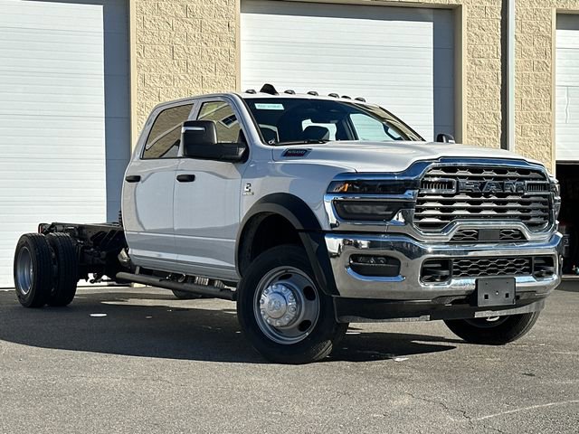 New 2026 RAM 5500 Tradesman w/ Chrome Appearance Group image 2