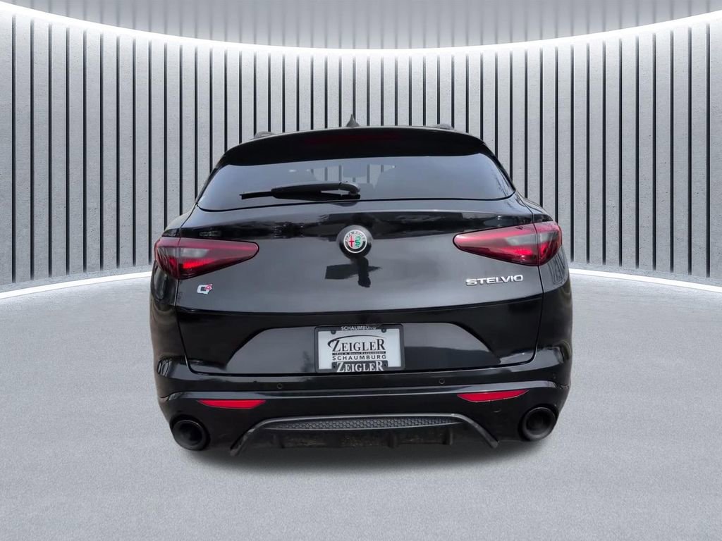 Used 2023 Alfa Romeo Stelvio Veloce image 9