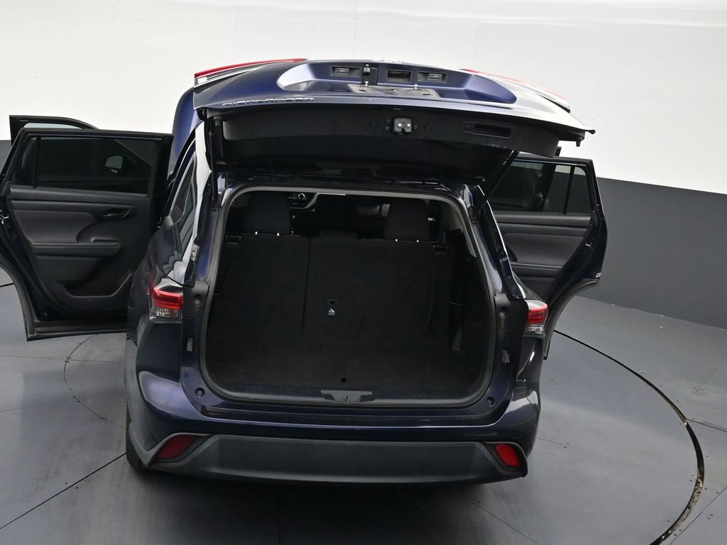 Used 2022 Toyota Highlander L FWD image 32