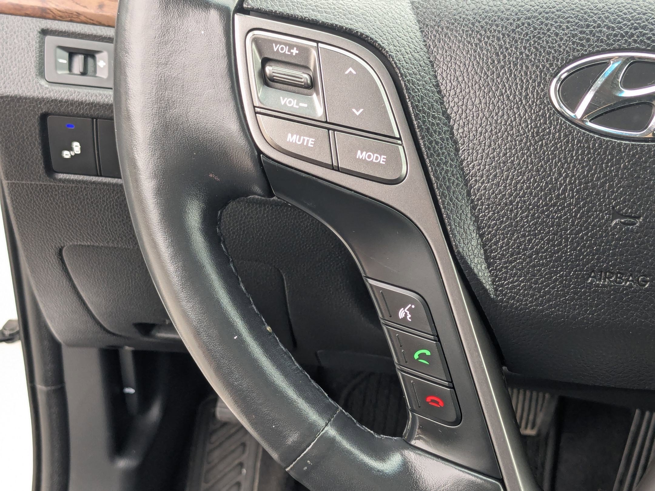 Used 2018 Hyundai Santa Fe Sport image 18