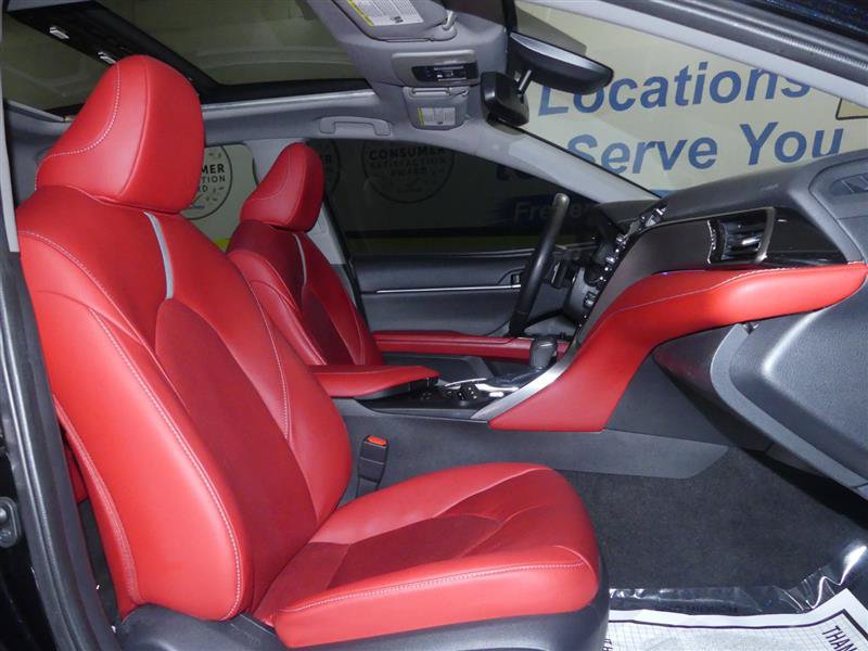 Used 2019 Toyota Camry XSE FWD image 8