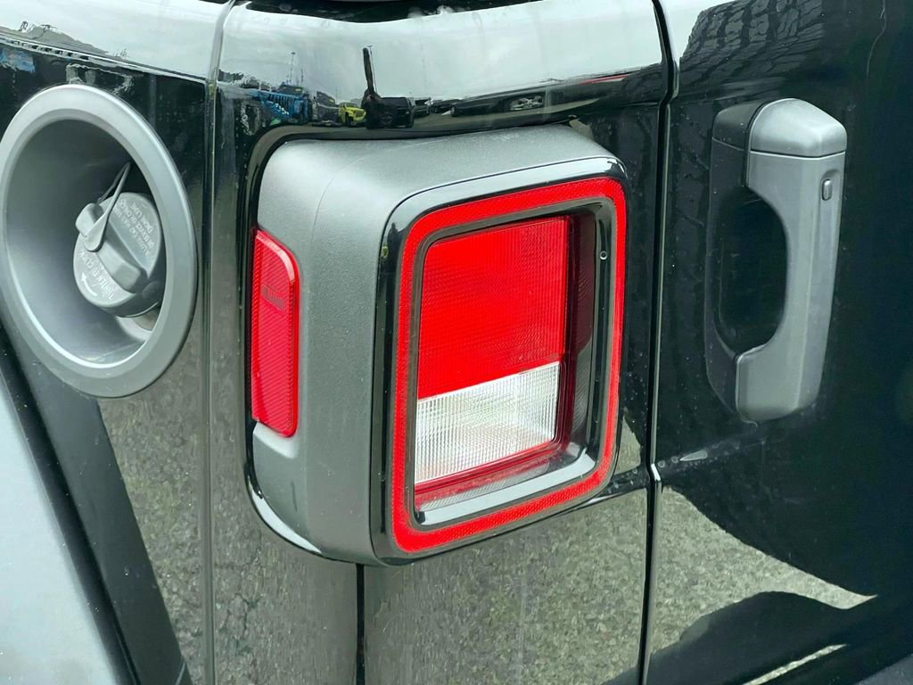 Certified 2022 Jeep Wrangler Unlimited Sport image 9