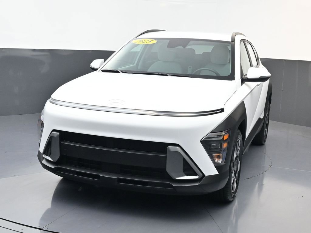 Certified 2025 Hyundai Kona SEL FWD image 8