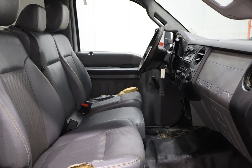 Used 2016 Ford F550 2WD Regular Cab Super Duty image 10