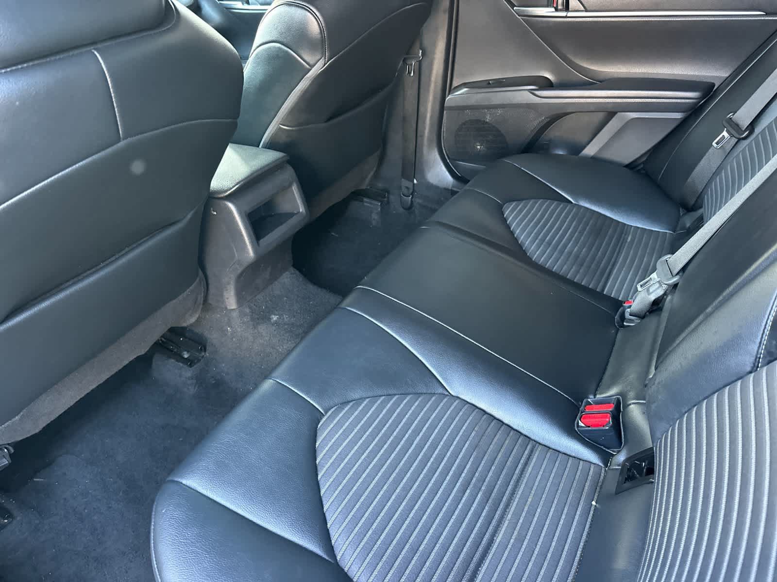 Used 2022 Toyota Camry SE FWD image 5