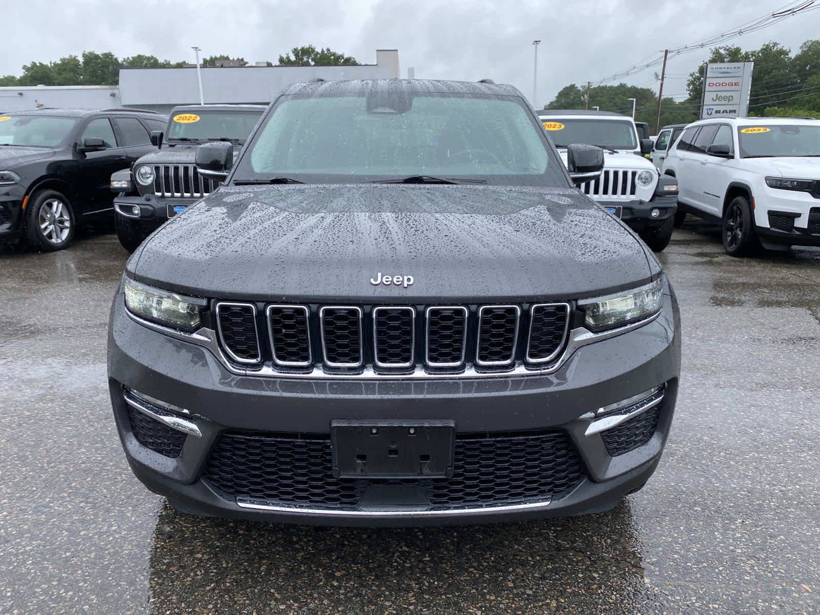 Certified 2023 Jeep Grand Cherokee Limited AWD/4WD image 9