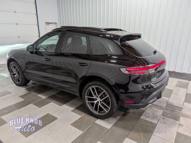 Used 2023 Porsche Macan w/ Premium Package Plus image 2