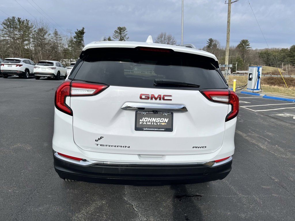 Used 2023 GMC Terrain SLT image 24