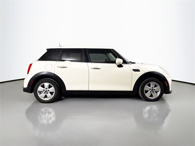Used 2022 MINI Cooper 4-Door Hardtop image 4