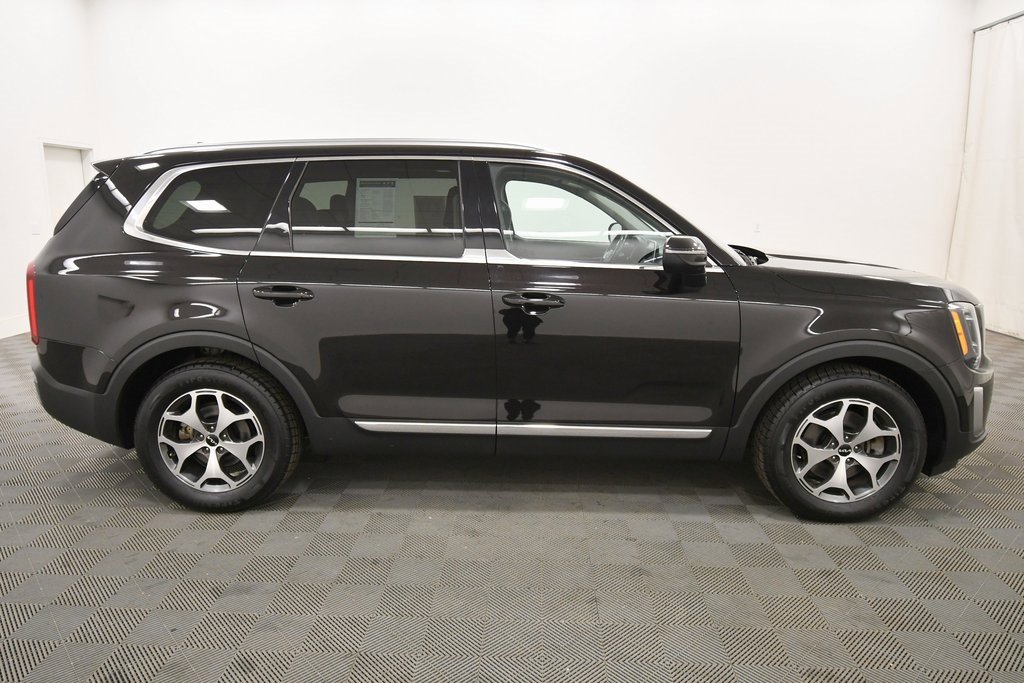 Certified 2022 Kia Telluride EX image 9
