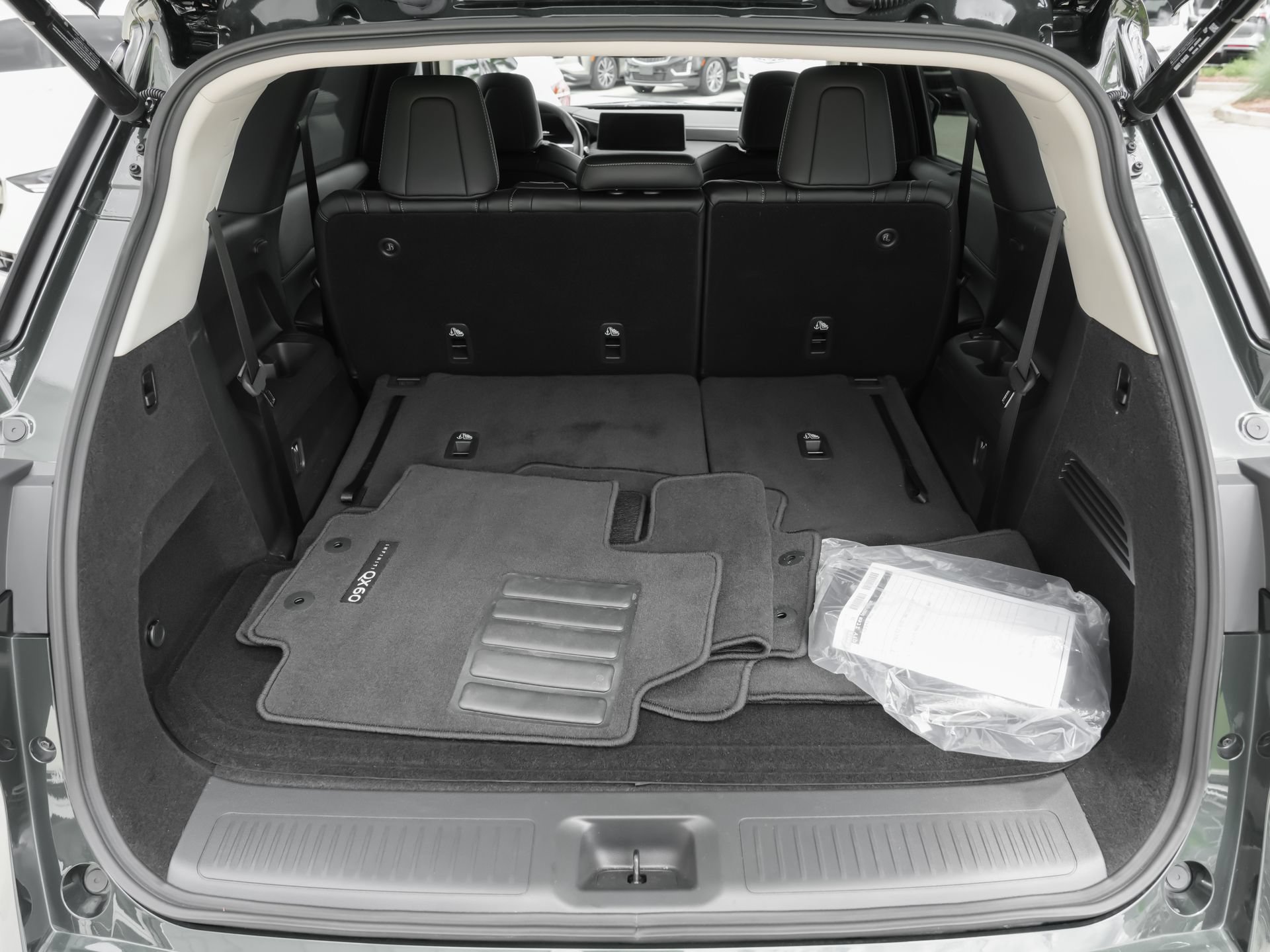 Certified 2026 INFINITI QX60 Luxe w/ Cargo Package FWD image 40