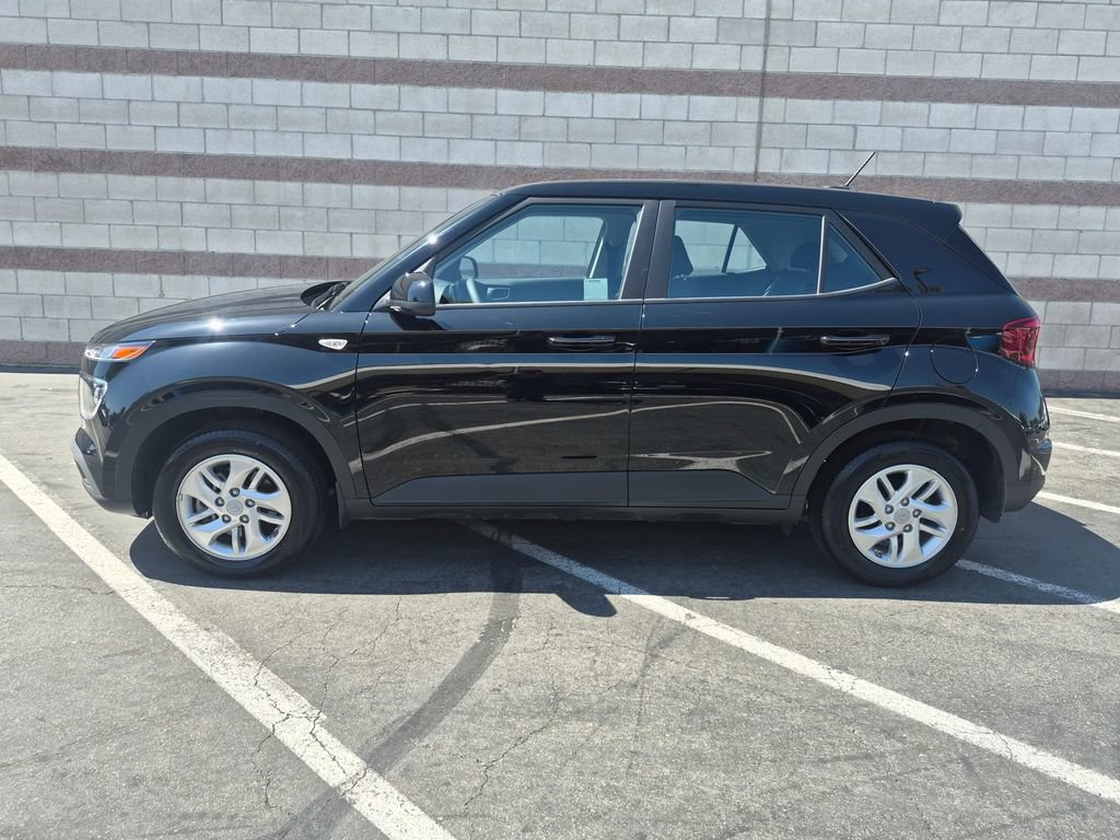 Used 2026 Hyundai Venue SE FWD image 5
