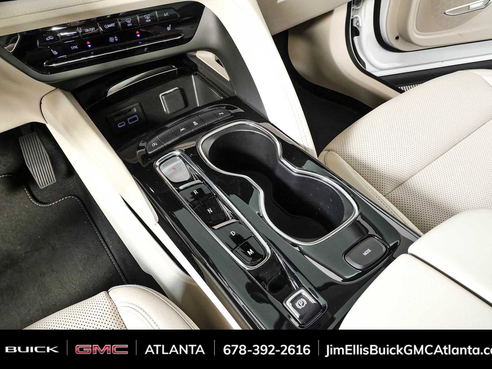 Certified 2022 Buick Envision Essence w/ Technology Package I FWD image 18