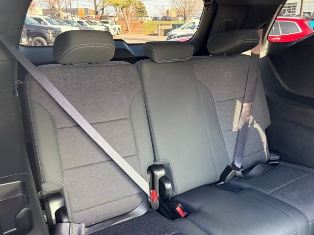 Used 2025 Chevrolet Traverse LT image 31