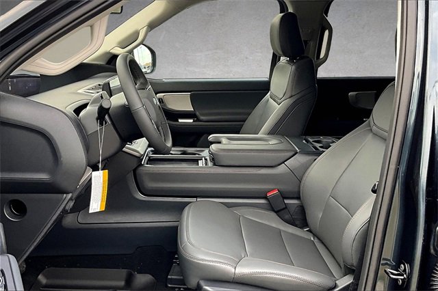 New 2025 Ford Expedition Active image 9