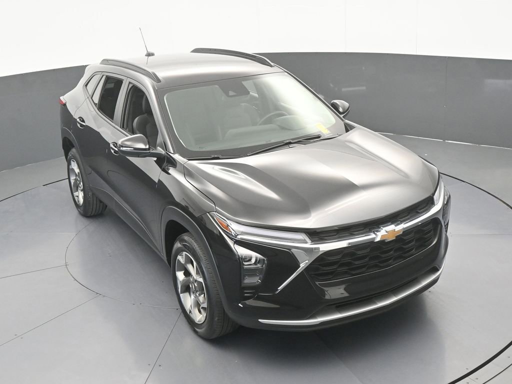 Used 2025 Chevrolet Trax LT w/ Driver Confidence Package FWD image 50