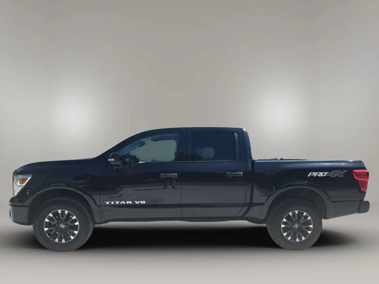 Used 2019 Nissan Titan PRO-4X AWD/4WD image 3