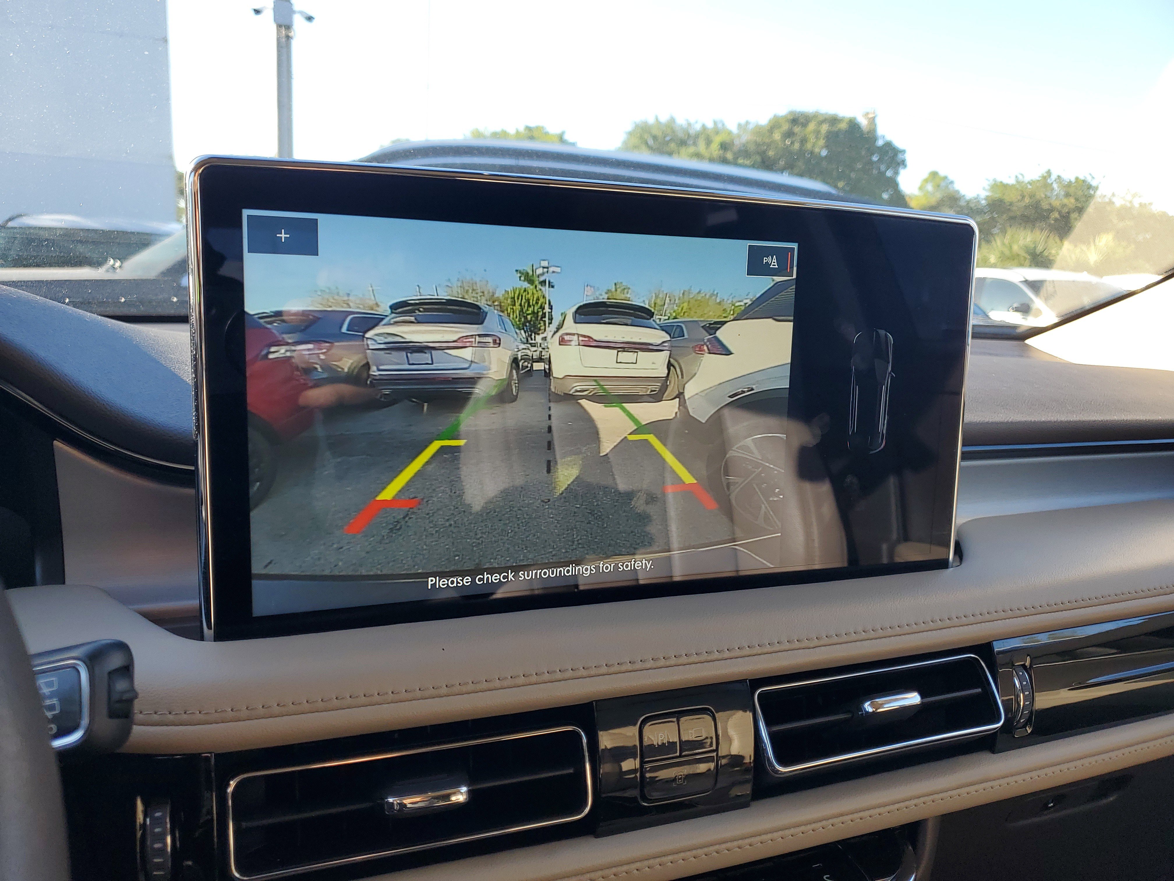 Used 2022 Lincoln Nautilus FWD w/ Premium Package image 24