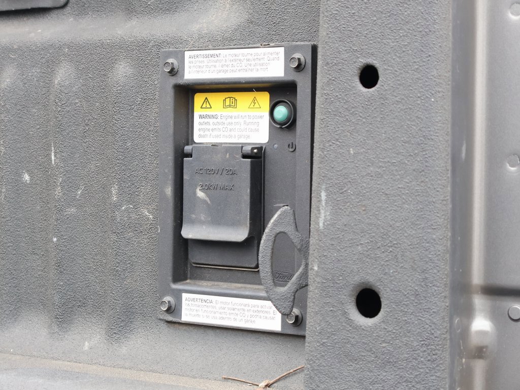 Used 2023 Ford F250 Platinum w/ FX4 Off-Road Package image 36