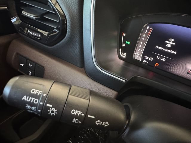 Used 2025 Honda Pilot Elite image 25