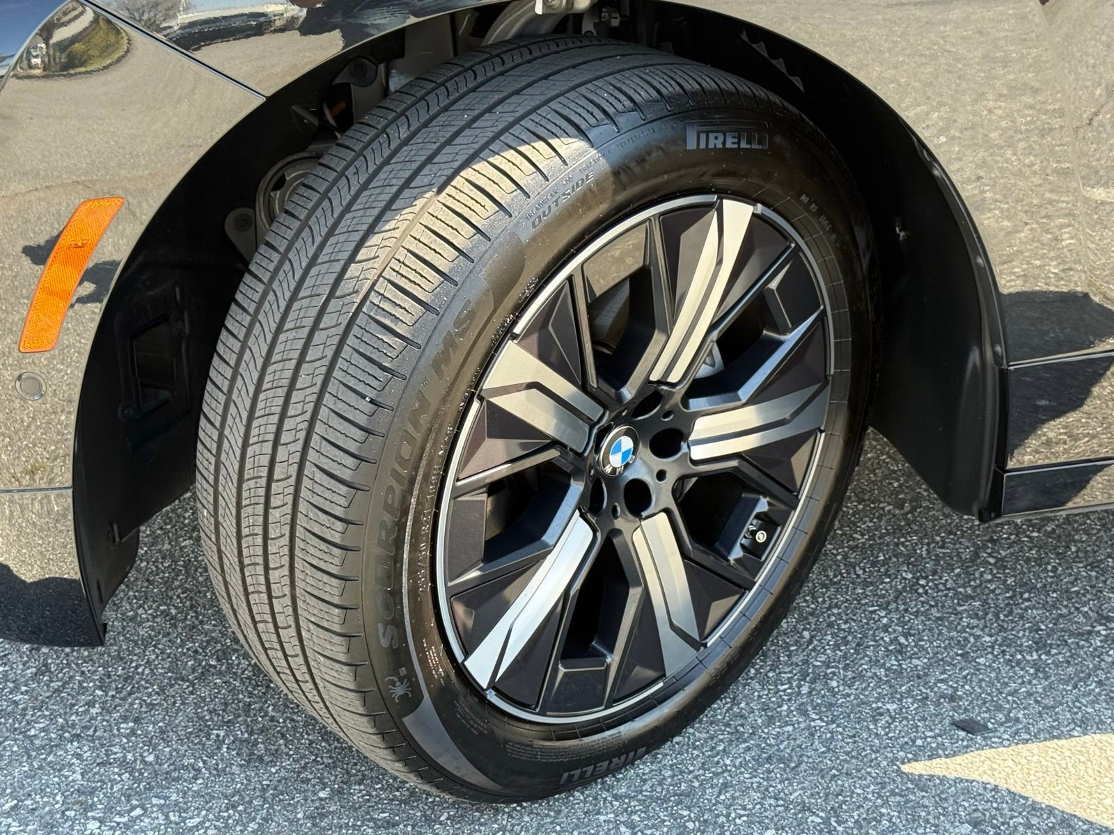 Used 2026 BMW iX xDrive60 image 18