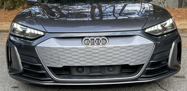 Used 2022 Audi e-tron GT Premium Plus image 12
