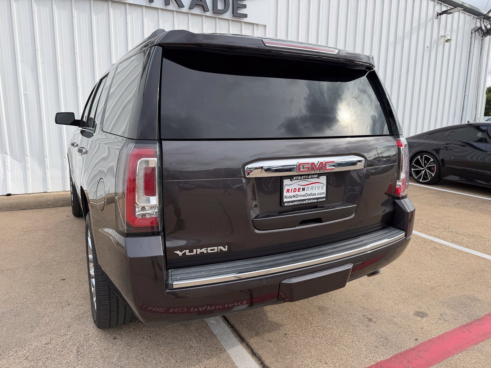 Used 2018 GMC Yukon Denali w/ Open Road Package RWD image 5