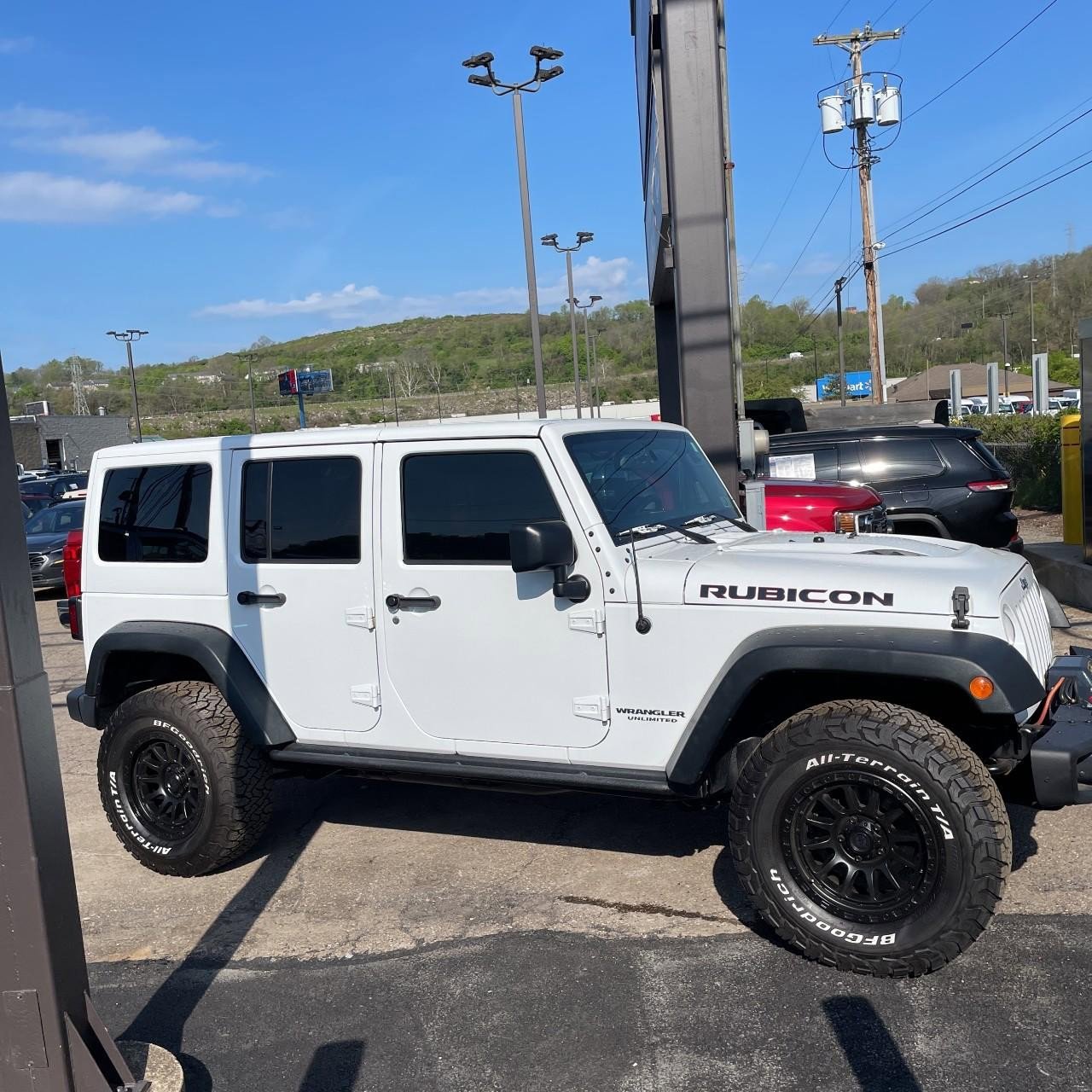 Used 2015 Jeep Wrangler Unlimited Rubicon AWD/4WD image 6