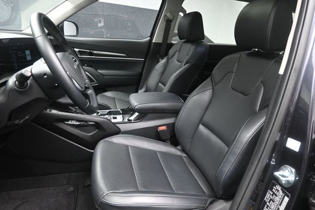 Used 2025 Kia Telluride S FWD image 18
