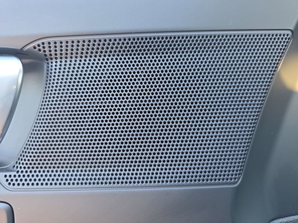 Certified 2023 Volvo XC40 B5 Plus w/ Driver Assist Package image 32