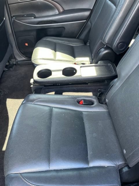 Used 2016 Toyota Highlander Limited Platinum AWD/4WD image 11