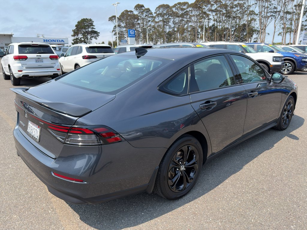 Used 2025 Honda Accord SE image 6